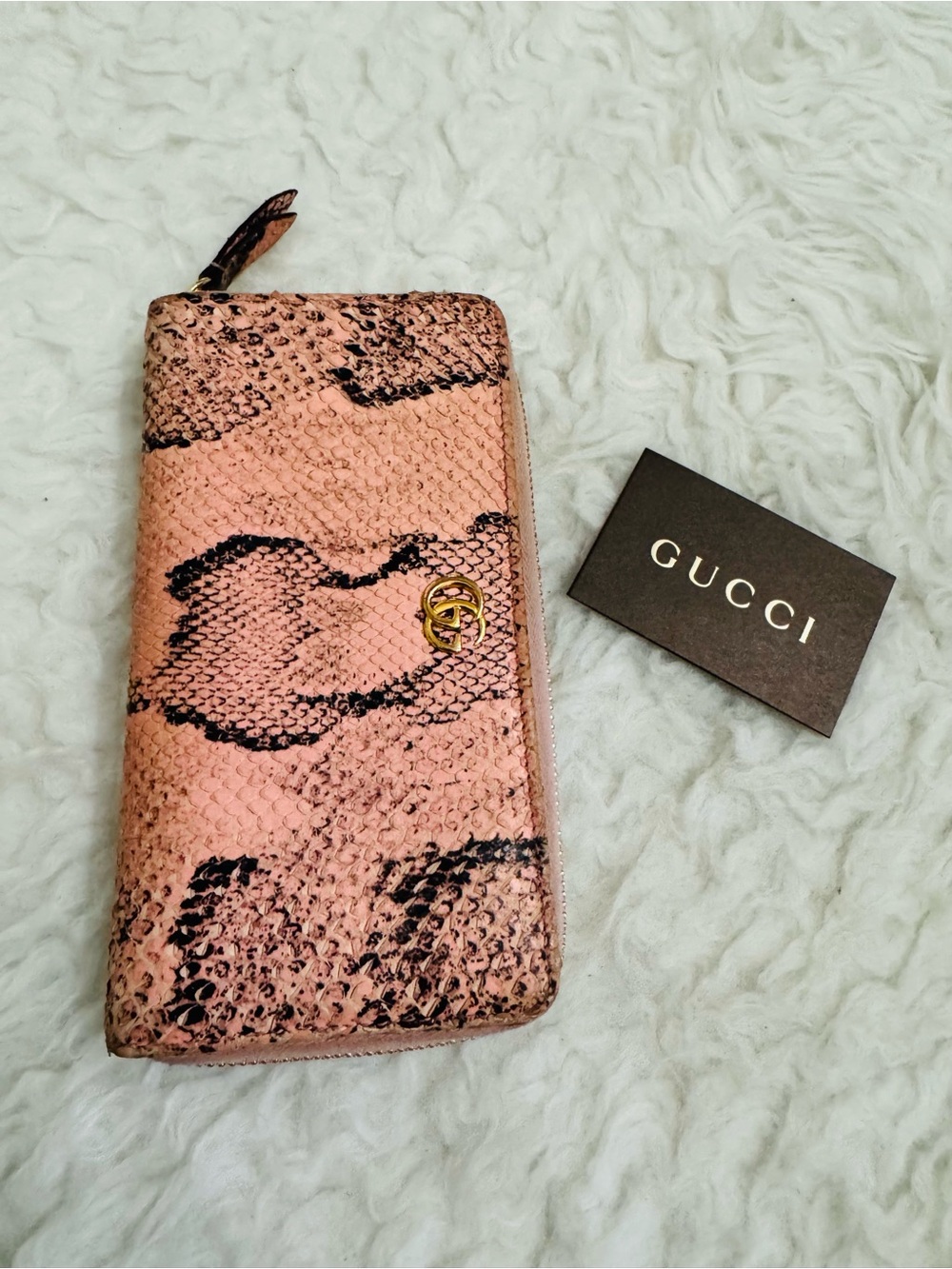 Gucci Pink Snakeskin Zip Wallet with Gold GG - Picture 3 of 13